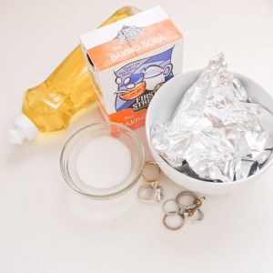 Jewelry Cleaner with Aluminum Foil