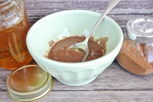 Coconut Oil Face Mask with Nutmeg and Yogurt